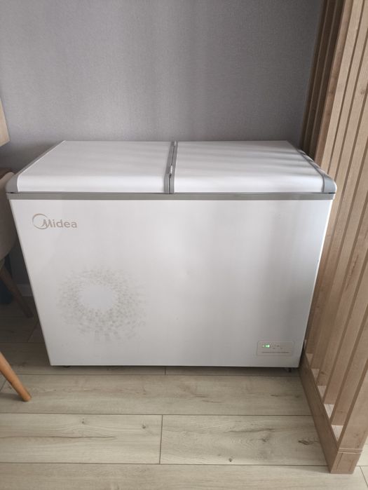 Продам морозильник