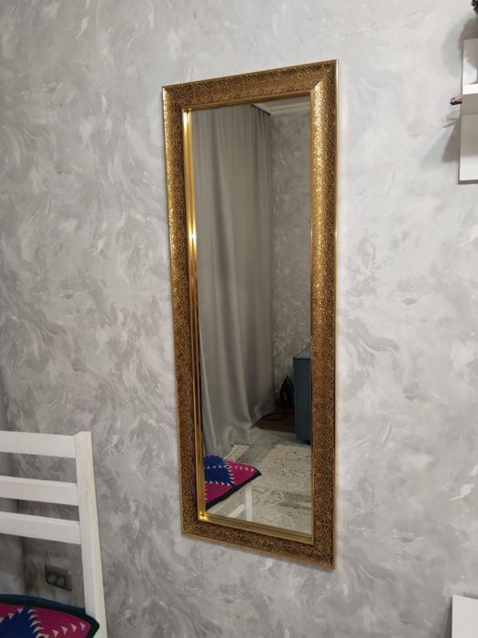 Продам зону под телевизор и 2 зеркало