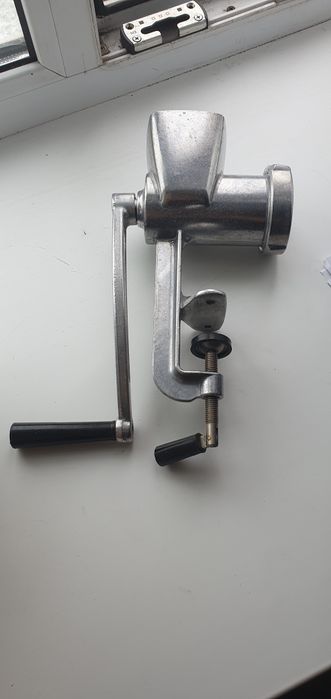 Мясорубка ручная