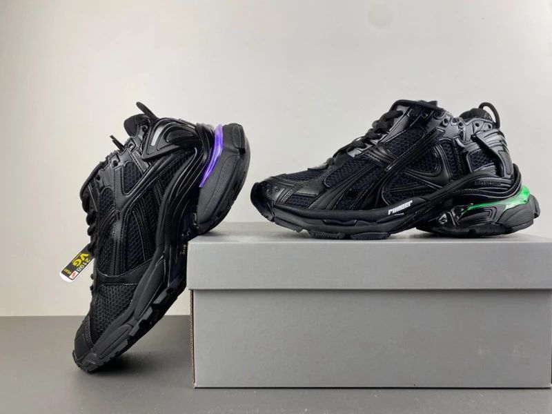 Balenciaga Runner Led