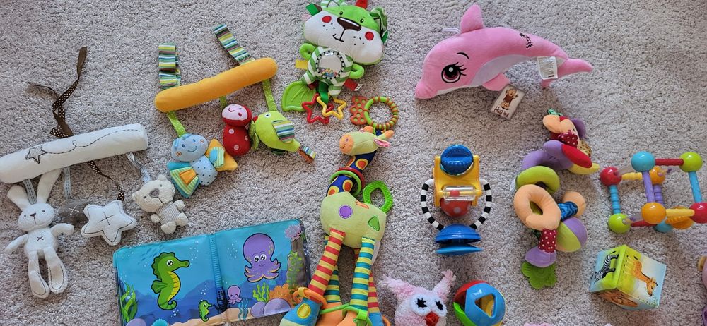 Лот бебешки играчки!