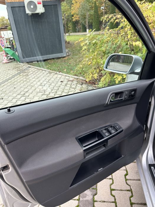 VOLKSWAGEN Polo 2005 — imagine 3