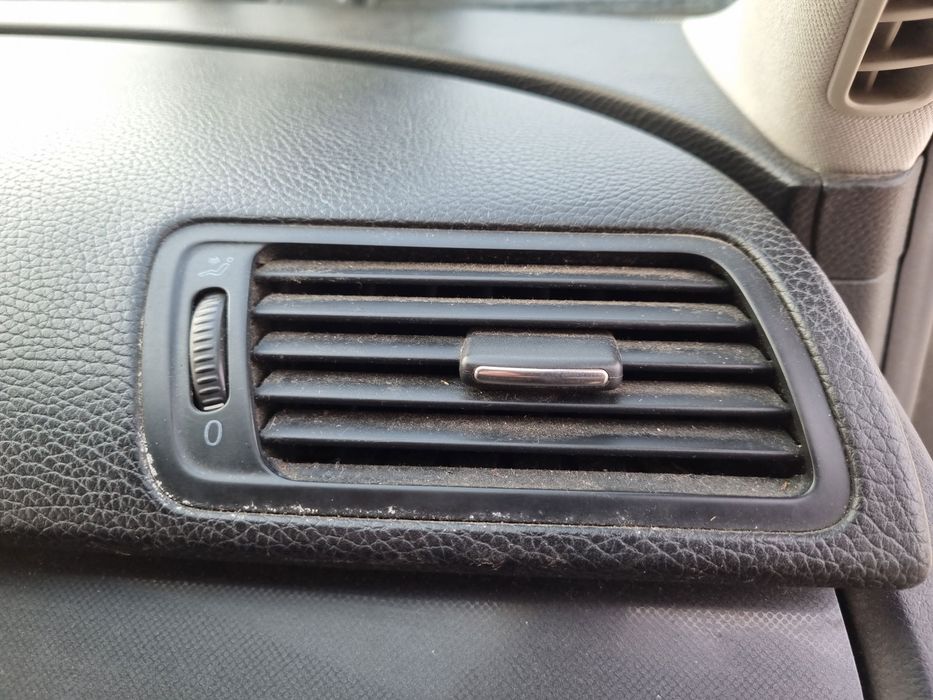 Grila aerisire dreapta Volkswagen Passat B6 Variant (3C5) [Fabr 2005-