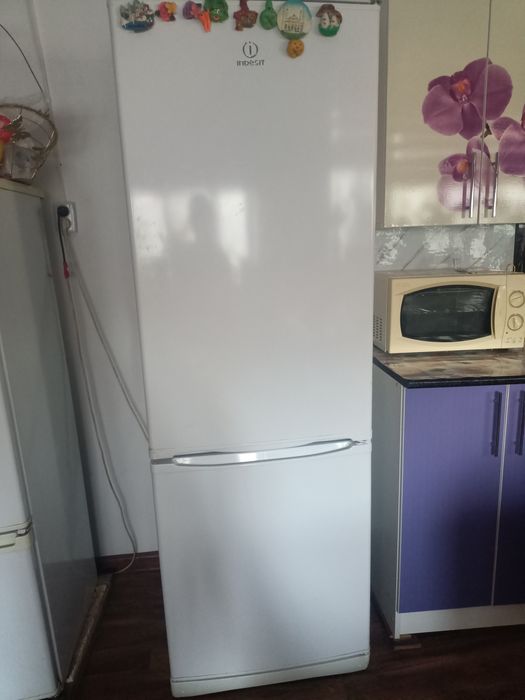 Продам рабочие холодильник