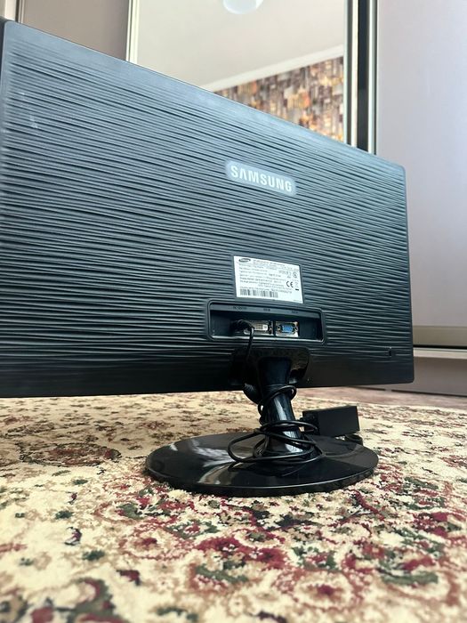 Монитор Samsung sa300