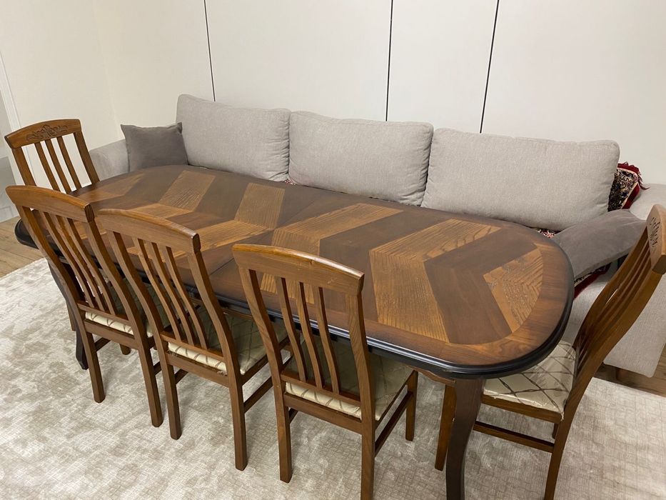 Гостевой Стол на 8-14 человек.