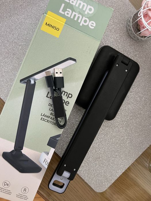 Lampa de birou reincarcabila si pliabila