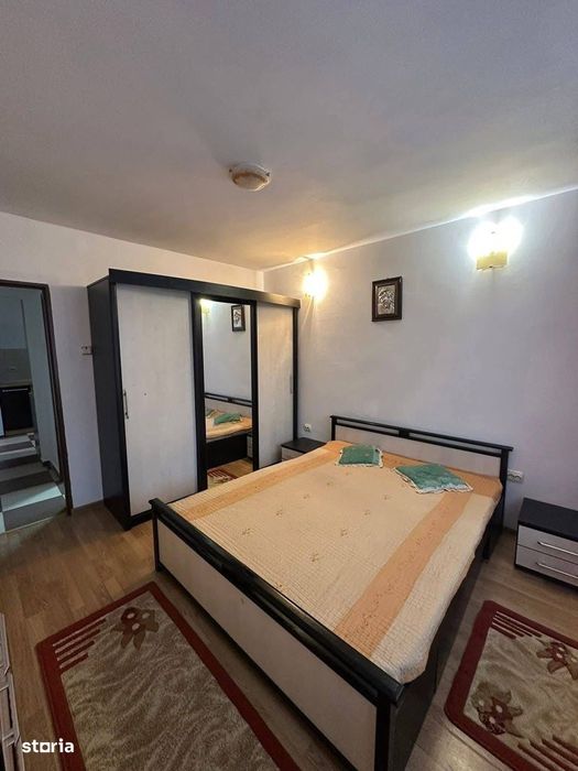 De vanzare apartament cu 3 camere, mobilat și utilat,in zona Madam Pop