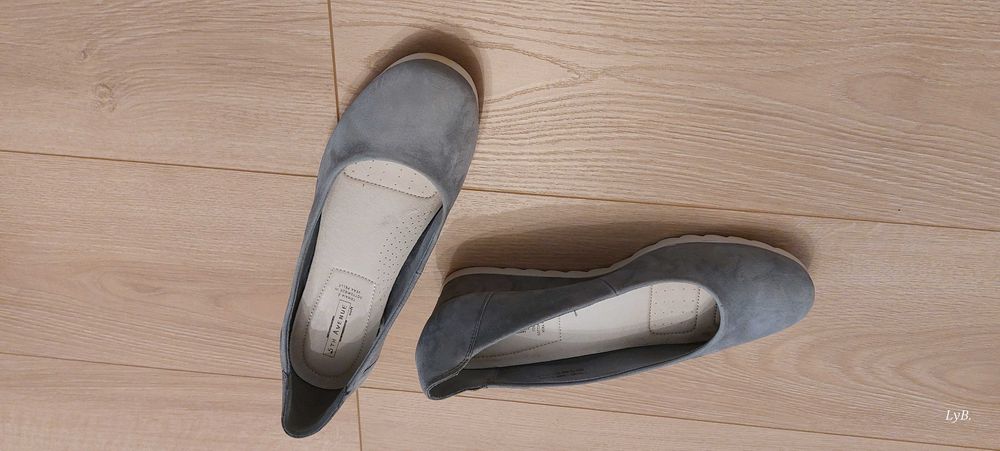 Pantofi gri perlat, piele intoarsa, comozi, eleganti