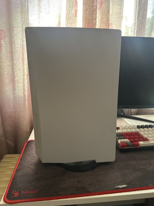 Ps5 перфектно състояние 825 gb