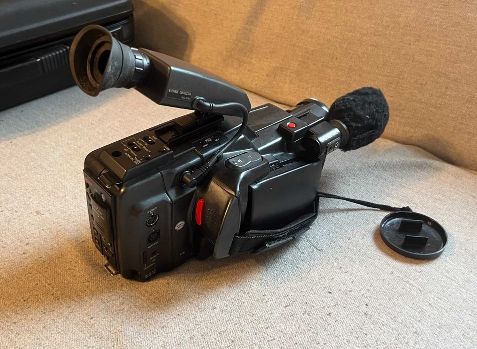 Camera video Panasonic NV-MS50B S-VHS + valiza - functionala