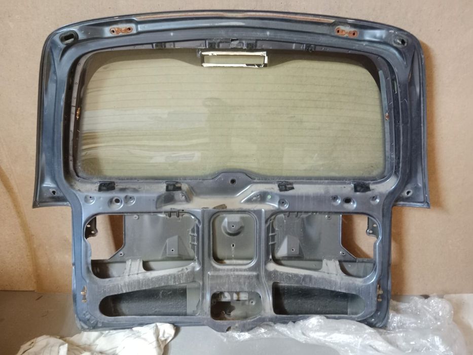 Продам крышку багажника