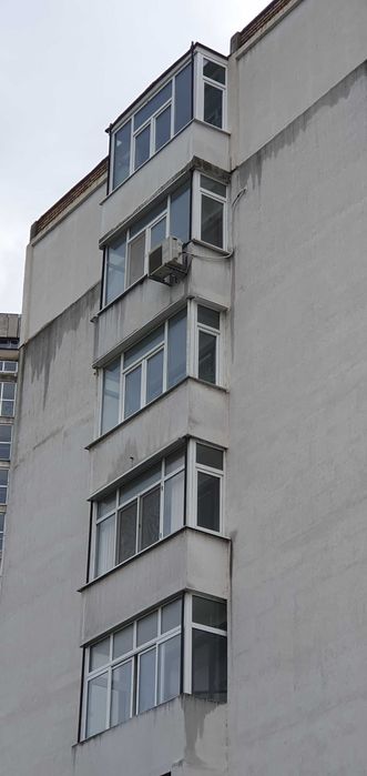 Продавам тристаен апартамент с к/с Лазур с уникална панорама