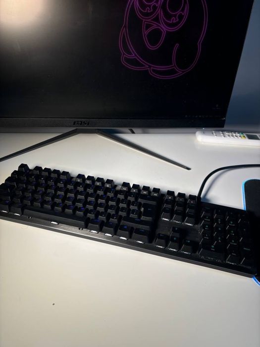Logitech g512 Механична клавиатура