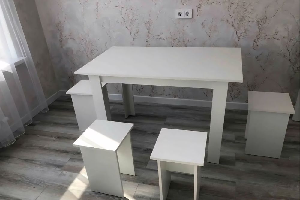 Продажа новых столов со стульями