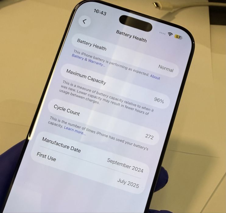 iPhone 16 Pro Max 256 GB, baterie 96%, stare foarte buna