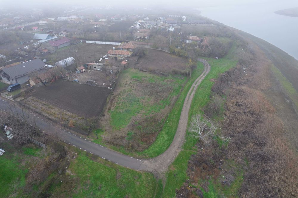 Teren intravilan langa lac, comuna Jilavele, 18 euro/mp