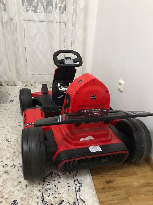 Гоночная машина.