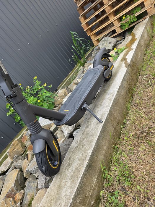 Trotineta electrica Ninebot G2 MAX autonomie 65km viteza maxima 25km/h