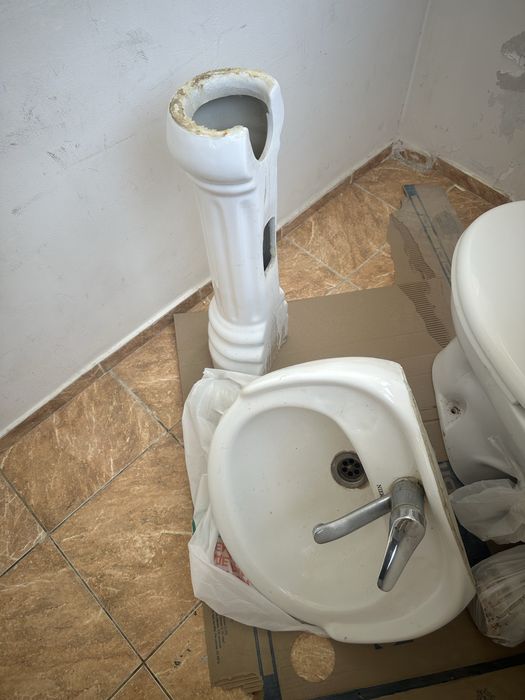 Продаю  раковину без унитаза