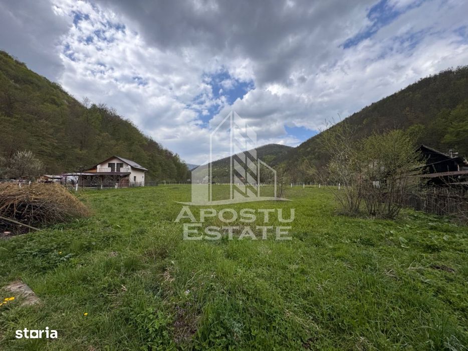 Teren intravilan, 1000 -1500mp, parcela de colt, in sat Gros Hunedoara