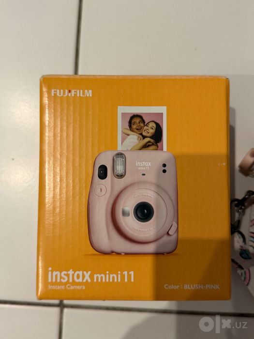 Fujifilm Instax mini 11 отличный фотоопарат