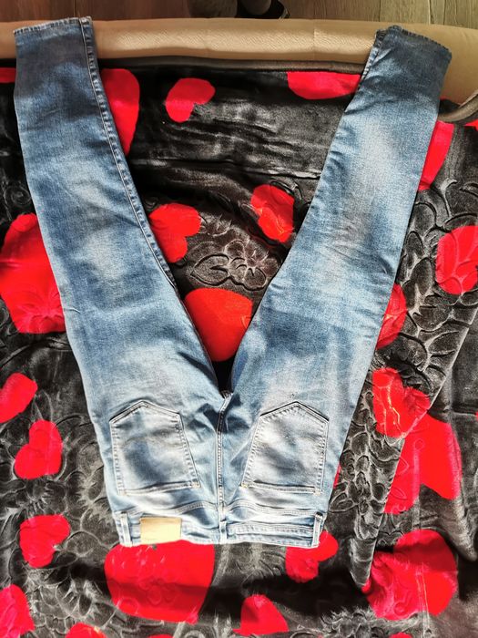 Blugi jack&jones marimea m