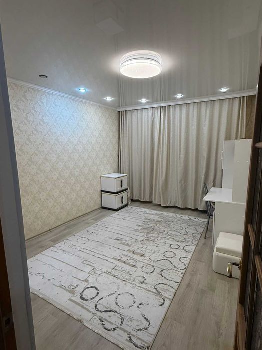 продается 2 ком квартира район Жазира