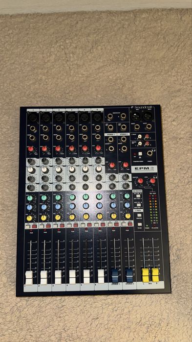 Mixer audio Soundcraft EPM6(nu Yamaha, Mackie, Behringer)