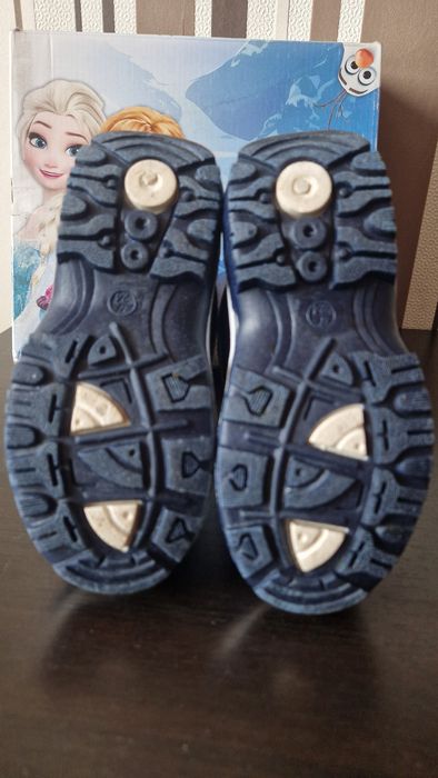 Топли ботушки с Елза