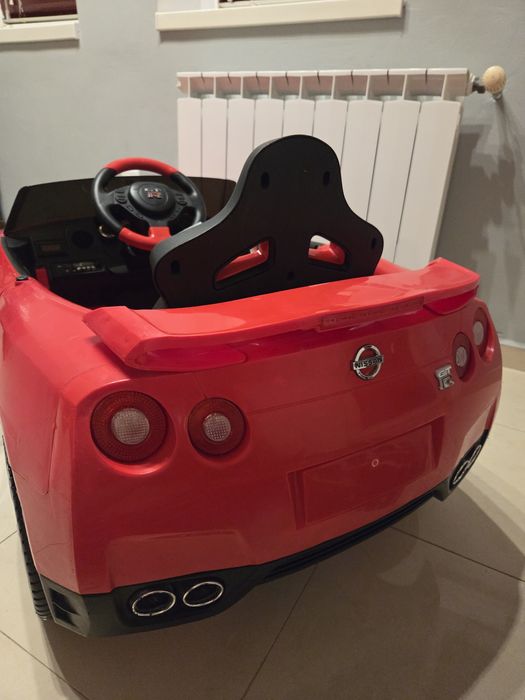 Акумулаторна кола Нисан GTR