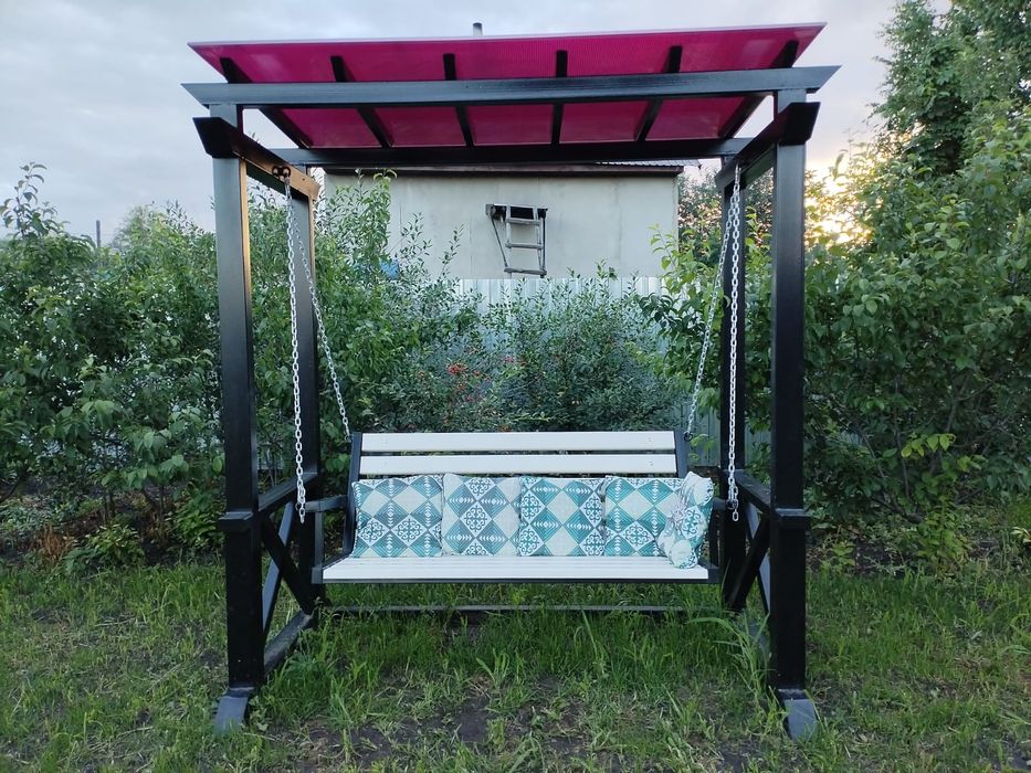 Продам металлическую качелю