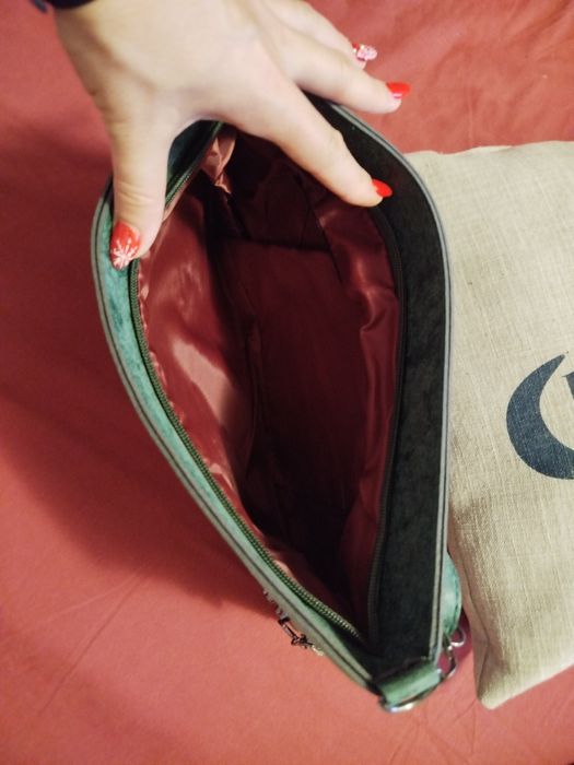 Дамска чанта/тип клъч, чисто нова