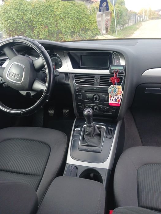 Vând Audi A4 din 2011