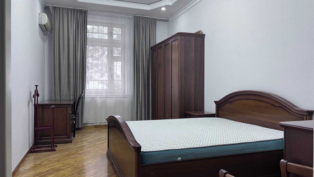 Ойбек м. (ул.Фидокор) 4 ком(попугайчики) 160 кв.м. укомплектованная