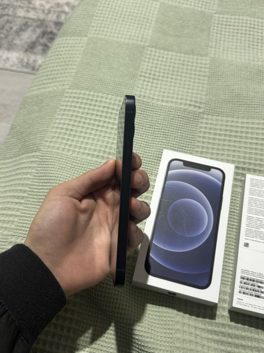Продаеться iPhone 12 64GB