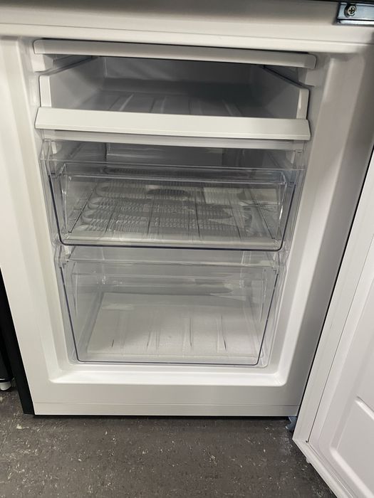 Хладилник с фризер homex CFS1110 142 см.