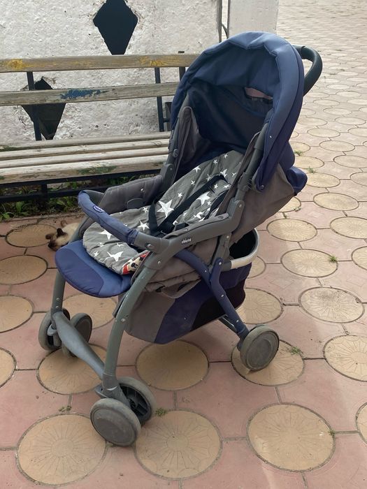 Продам прогулочную коляску Chicco comfort