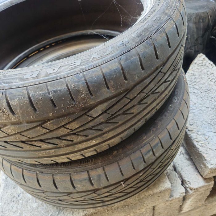 2бр. летни гуми 215/45/17 Good Year
