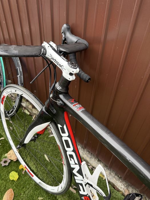 Vand bicicleta dogma pinarelo din carbon