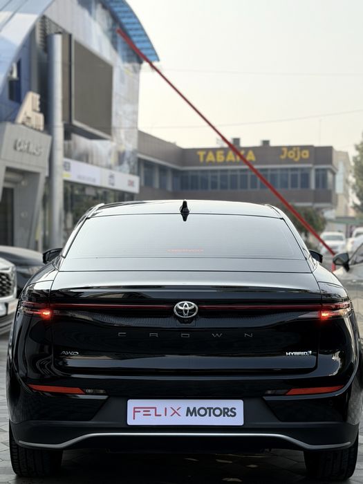 Toyota Crown Hybrid