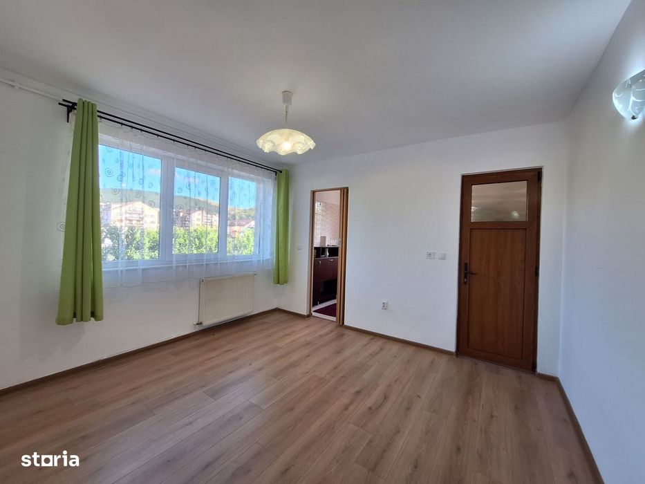 Apartament cu 2 camere, 36,5 mp, balcon, zona Parcului Poligon — fotografia 3