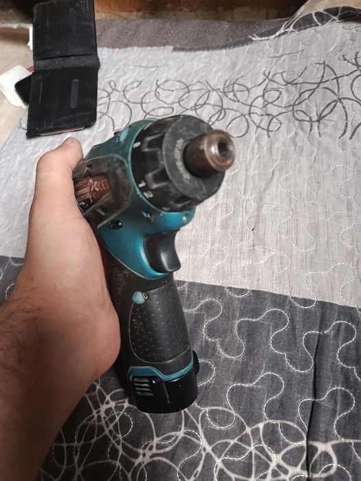 Продам шуруповёрт Makita