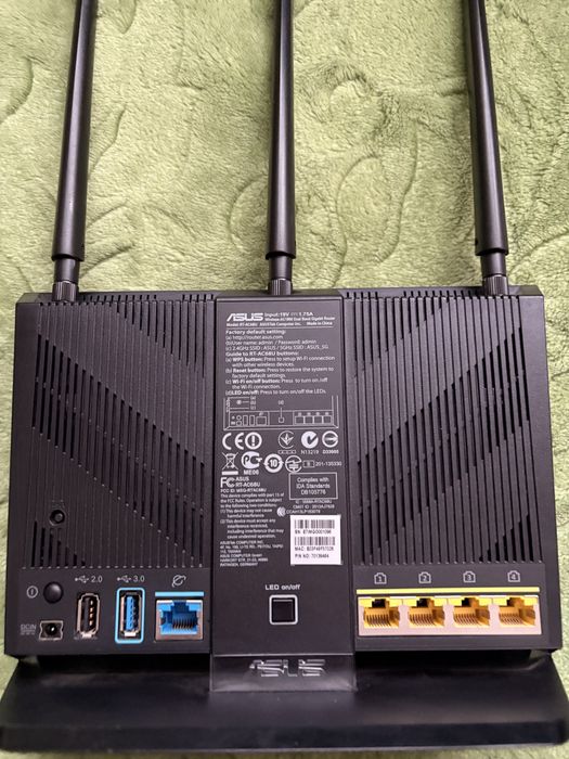 Router Asus AC68U