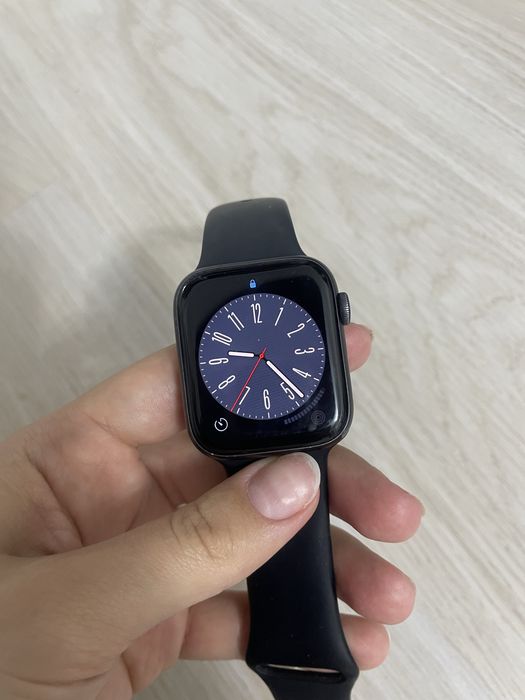 Продаю Apple Watch Series 5 44mm
