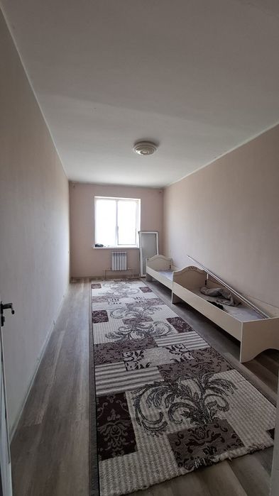 Gilam sotiladi. 1,5 ga 4,40