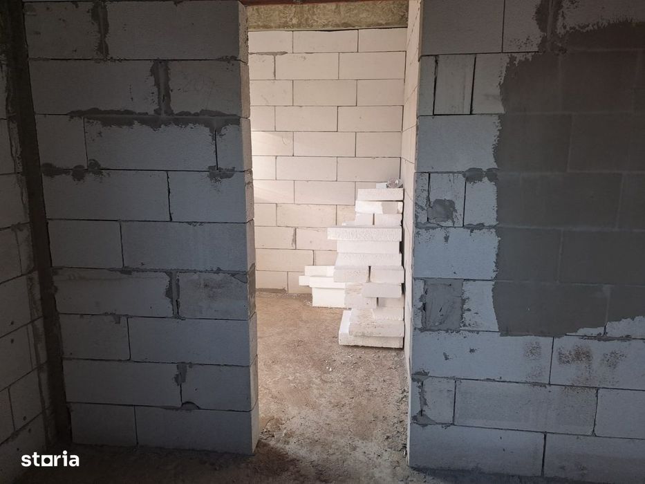 Casă la roșu | Malcoci, Tulcea | Teren 500 mp