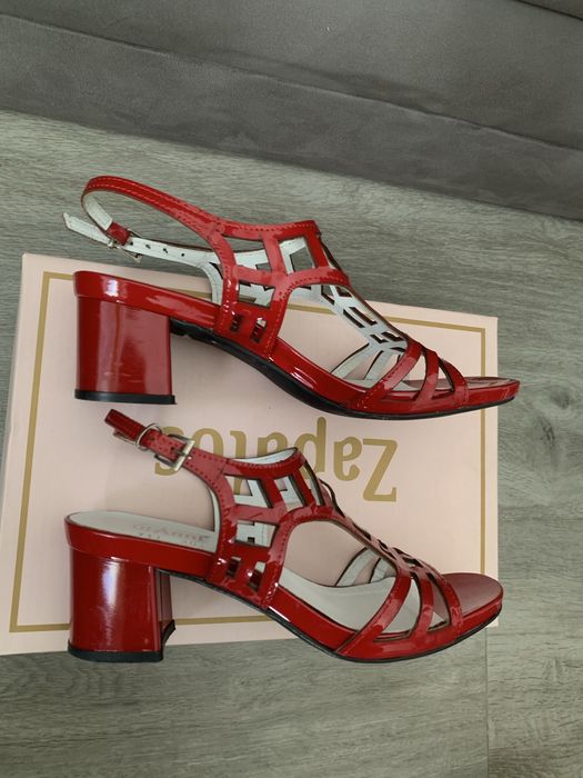 Лачени сандали на ток GiАnni