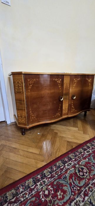 Set mobilă sufragerie cu intarsie