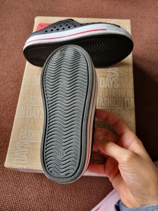 Sandale / papuci skechers nr 26